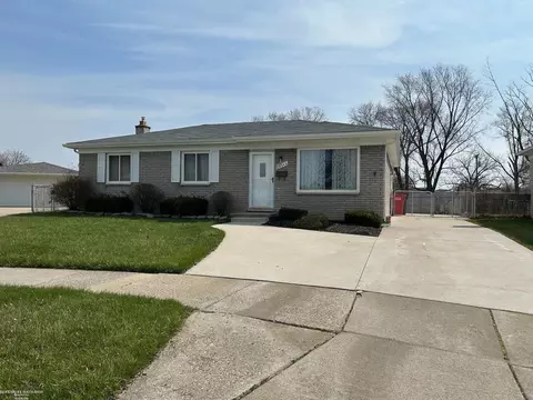 29544 Garden, Roseville, MI 48066