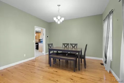 Dining - 3177 Windmill, Adrian, MI 49221 photo 1 of 3
