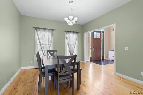 Dining - 3177 Windmill, Adrian, MI 49221 photo 2 of 3