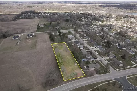 803 Brown, Tecumseh, MI 49286 photo 2