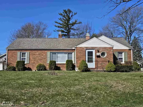 1202 Connecticut, Marysville, MI 48040
