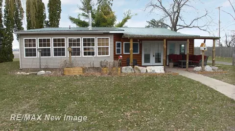 1435 W W Fry, Burt, MI 48417 photo 8