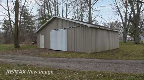 1435 W W Fry, Burt, MI 48417 photo 52