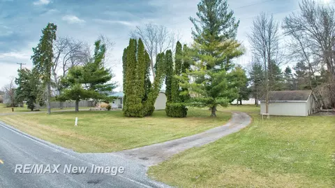 1435 W W Fry, Burt, MI 48417 photo 3
