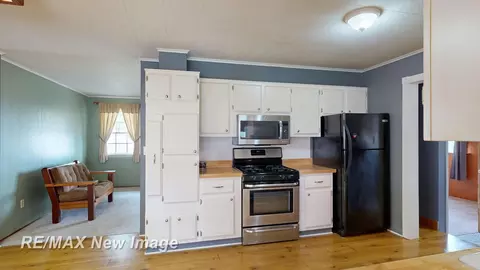 1435 W W Fry, Burt, MI 48417 photo 16