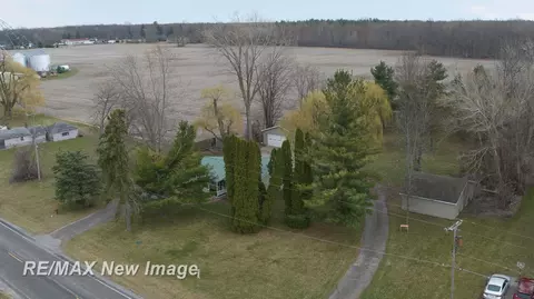 1435 W W Fry, Burt, MI 48417 photo 40