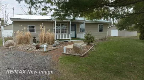 1435 W W Fry, Burt, MI 48417 photo 4