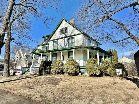 404 Lake Shr, Escanaba, MI 49829