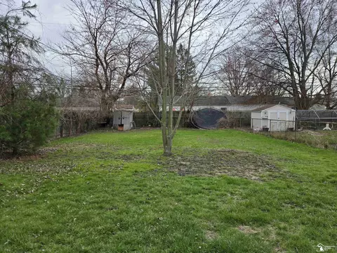 Exterior - 1510 Walnut, Monroe, MI 48162 photo 4 of 7