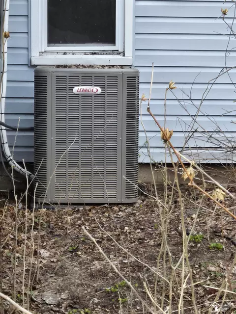 Exterior - 1510 Walnut, Monroe, MI 48162 photo 6 of 7