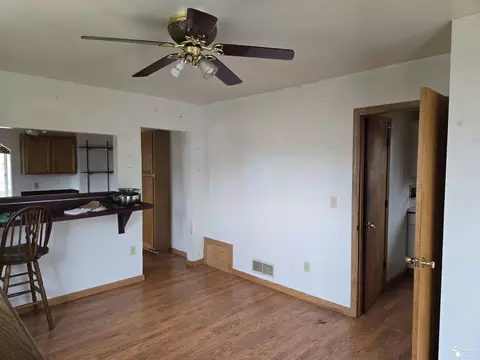 Living - 1510 Walnut, Monroe, MI 48162 photo 4 of 4