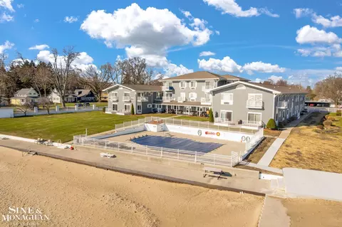 4500 Lakeshore #7, Fort Gratiot, MI 48059