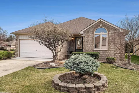 15884 Bridal Path, Clinton Township, MI 48035