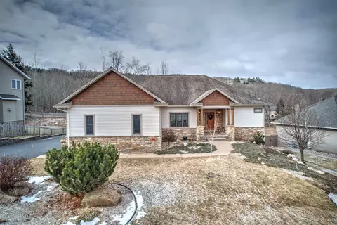 2822 Granite Pointe, Marquette, MI 49855