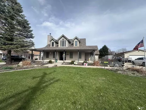 27401 Arsenal, Flat Rock, MI 48134