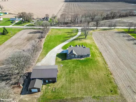 22391 Mcphall, Armada, MI 48005 photo 8