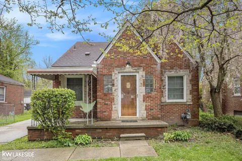 5805 University, Detroit, MI 48224