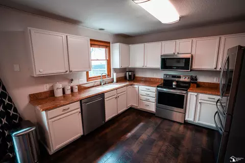 Kitchen - 1209 Hackman, Temperance, MI 48182 photo 1 of 1