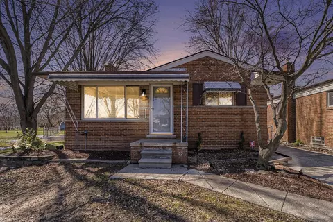 22346 Socia, Saint Clair Shores, MI 48082