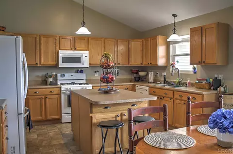 Kitchen - 4126 Kopke, Britton, MI 49229 photo 3 of 3