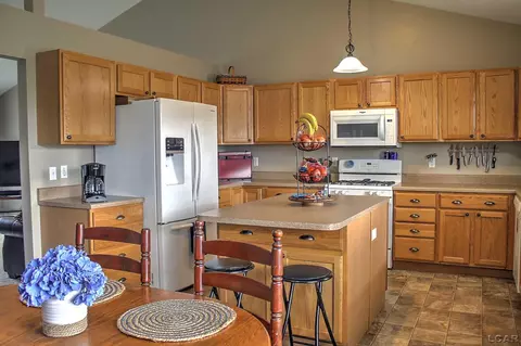 Kitchen - 4126 Kopke, Britton, MI 49229 photo 2 of 3