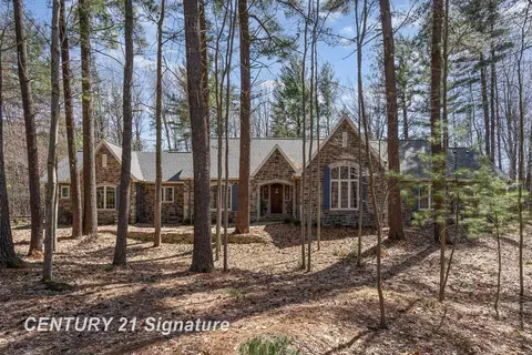 3698 E Felicia, Midland, MI 48642