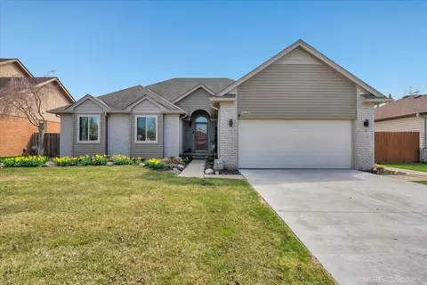 31682 Hiddenbrook, Chesterfield, MI 48047