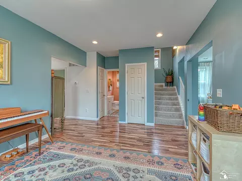 Entry Way - 531 Toledo, Dundee, MI 48131 photo 6 of 6
