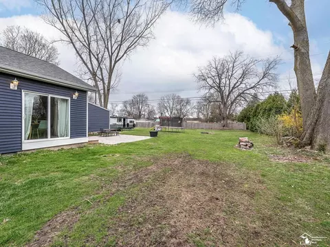 Exterior - 531 Toledo, Dundee, MI 48131 photo 4 of 7