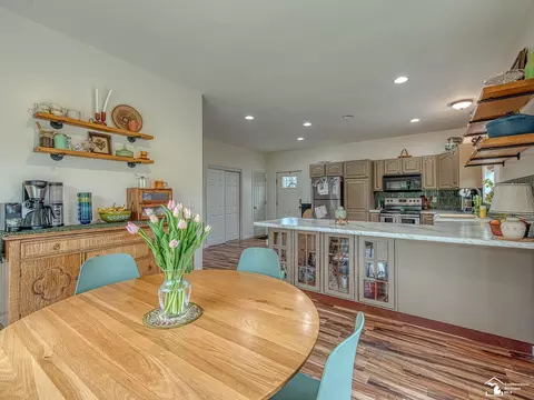 Dining - 531 Toledo, Dundee, MI 48131 photo 2 of 3
