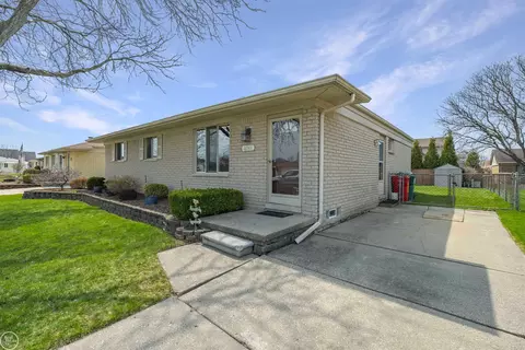 46911 Crestview, Macomb, MI 48044 photo 38