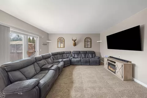 46911 Crestview, Macomb, MI 48044 photo 14