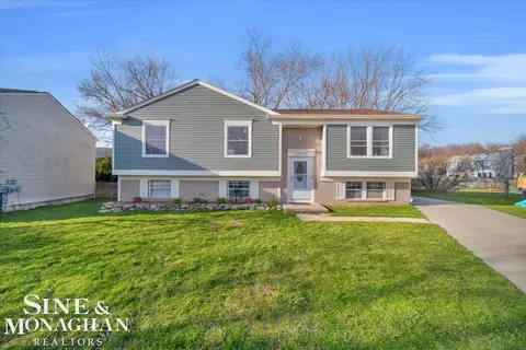 35715 Hermitage, New Baltimore, MI 48047