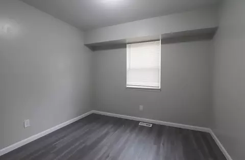 Bedroom - 2735 Tiptree, Flint, MI 48506 photo 2 of 3