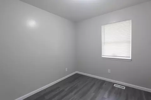 Bedroom - 2735 Tiptree, Flint, MI 48506 photo 3 of 3