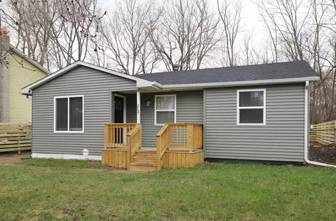 2735 Tiptree, Flint, MI 48506