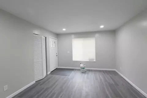 Living - 2735 Tiptree, Flint, MI 48506 photo 1 of 3