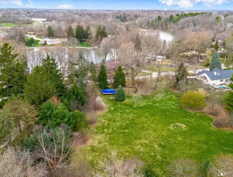 14 Lakeridge, Adrian, MI 49221 photo 10