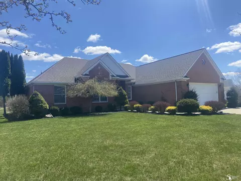801 Saint James Park Ave, Monroe, MI 48161
