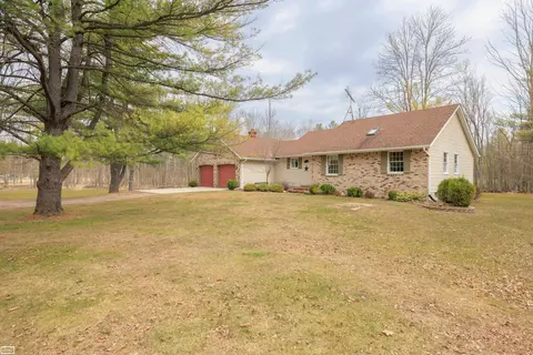 Exterior - 475 S Bartlett, Saint Clair, MI 48079 photo 5 of 18