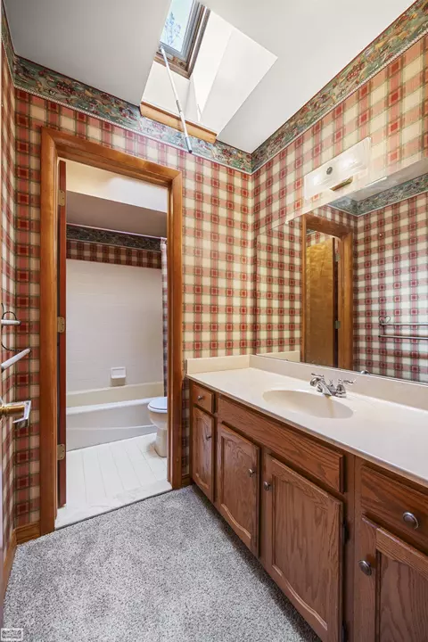 Bath - 475 S Bartlett, Saint Clair, MI 48079 photo 3 of 3