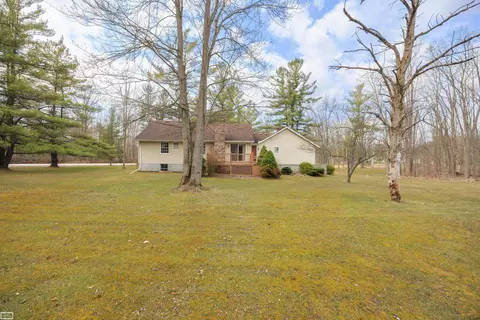 Exterior - 475 S Bartlett, Saint Clair, MI 48079 photo 12 of 18