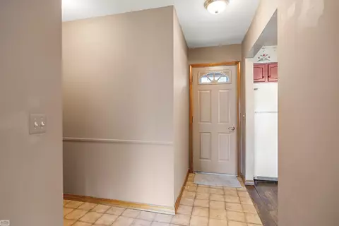 Entry Way - 475 S Bartlett, Saint Clair, MI 48079 photo 2 of 2