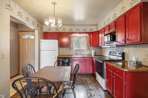 Kitchen - 475 S Bartlett, Saint Clair, MI 48079 photo 2 of 2