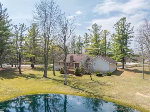 Exterior - 475 S Bartlett, Saint Clair, MI 48079 photo 2 of 18
