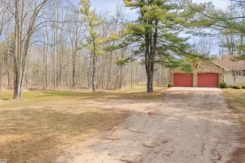 Exterior - 475 S Bartlett, Saint Clair, MI 48079 photo 6 of 18