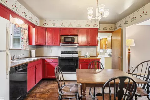 Kitchen - 475 S Bartlett, Saint Clair, MI 48079 photo 1 of 2