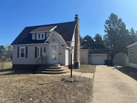 211 S 22nd, Escanaba, MI 49829