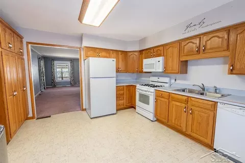 342 E Miller, Midland, MI 48640 photo 7