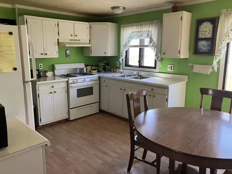 803 Warren, Gladwin, MI 48624 photo 10